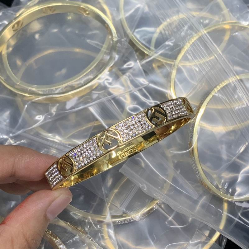Fendi bracelet 01lyr20